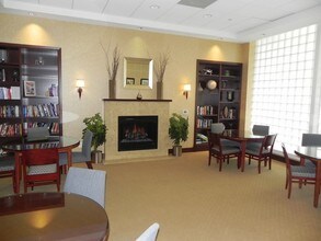 1020 N Highland St-Unit -605 in Arlington, VA - Building Photo - Building Photo