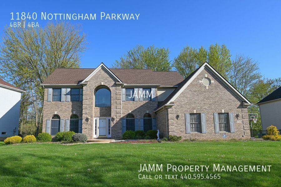 11840 Nottingham Pkwy in North Royalton, OH - Building Photo