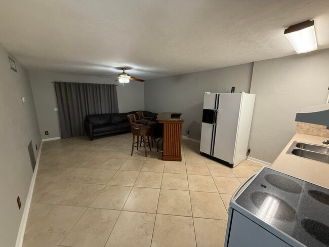 127 Mayfield Rd in Lantana, FL - Building Photo - Building Photo