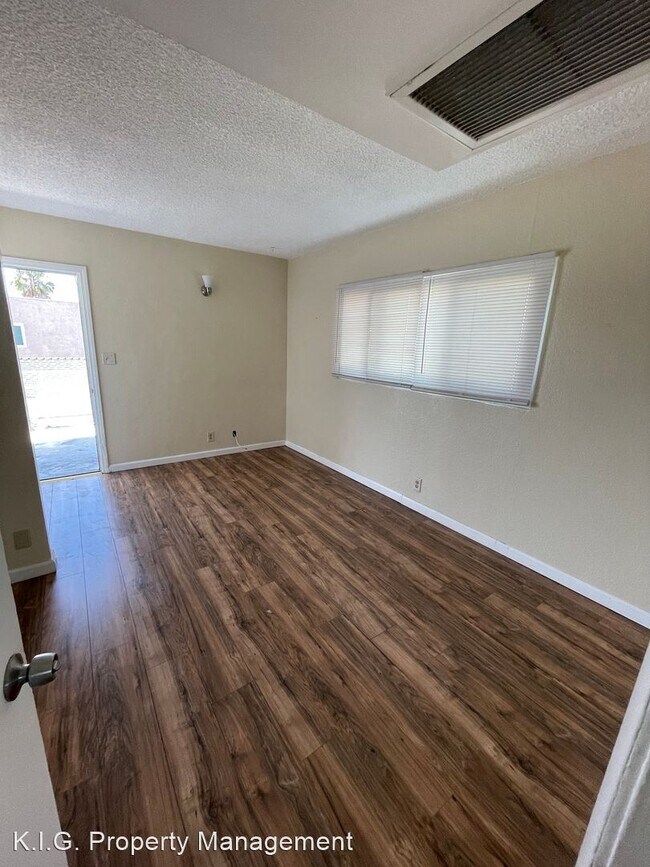 709 S Flower St in Inglewood, CA - Building Photo - Building Photo