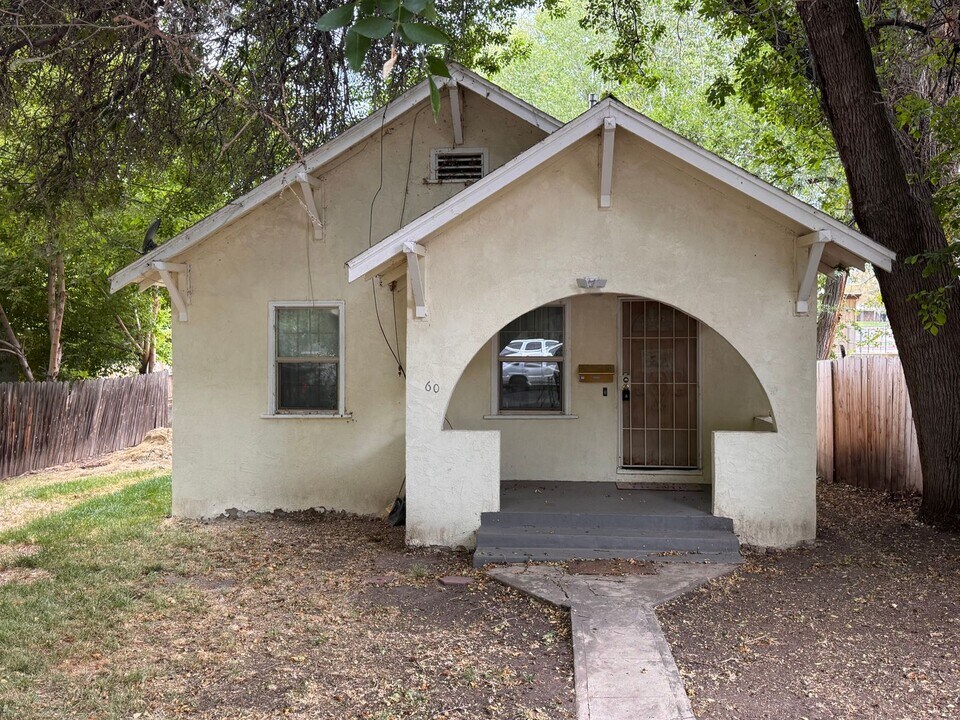 60 Foss St in Susanville, CA - Building Photo
