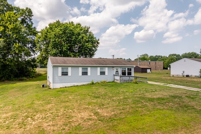 Springhill Homes Apartments in Akron, OH - Building Photo - Building Photo