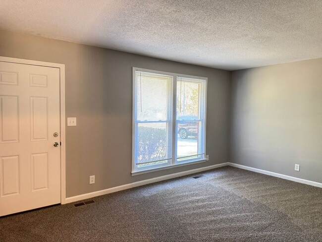 680 Pat Dr in Clarksville, TN - Building Photo - Building Photo