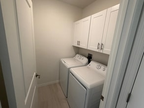 2376 Lanier Rd in Zephyrhills, FL - Foto de edificio - Building Photo