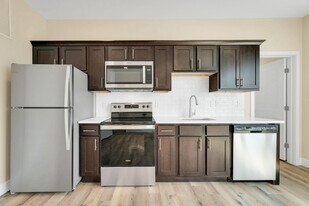 519 E Cherry St in Springfield, MO - Building Photo