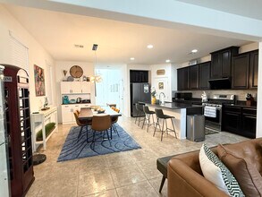 7664 Mallard Bay Ave in Las Vegas, NV - Building Photo - Building Photo