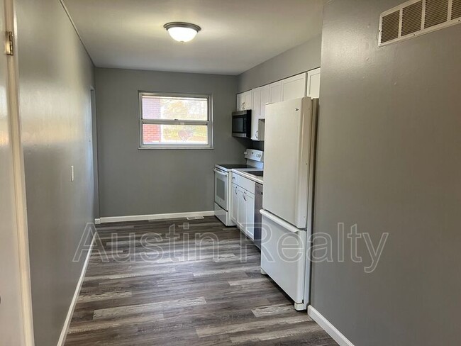 4222 Wright Ave in St. Ann, MO - Building Photo - Building Photo