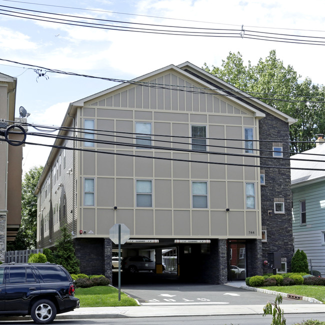 Westfield & Jersey in Elizabeth, NJ - Building Photo - Building Photo