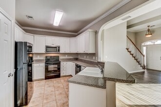 429 Waterford Dr in Calera, AL - Building Photo - Building Photo