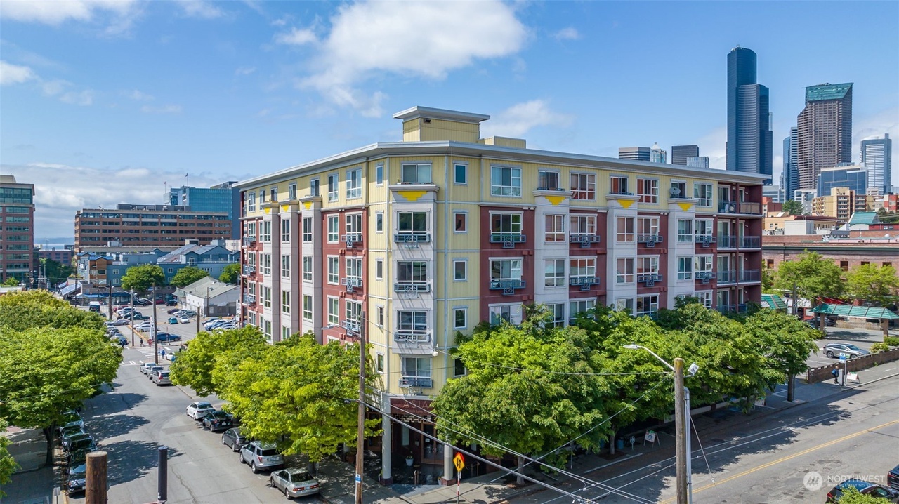 668 S Lane St, Unit 614 in Seattle, WA - Building Photo