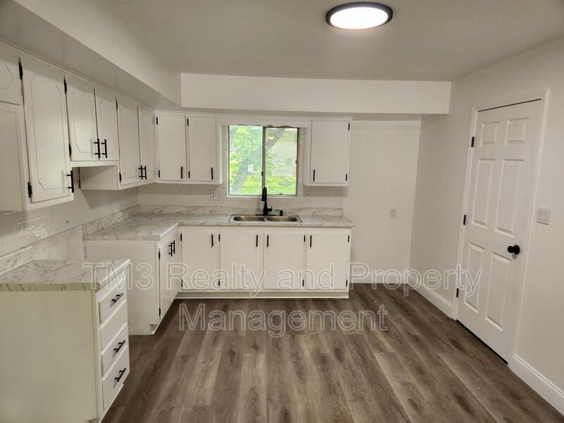 1705 N 76th Terrace Photo