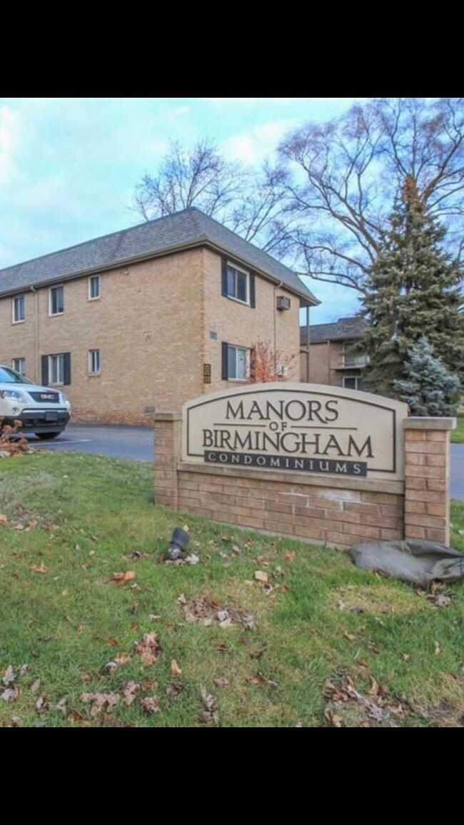 property at 1719 E 14 Mile Rd