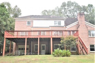 5055 Shadow Path Ln SW in Lilburn, GA - Building Photo - Building Photo