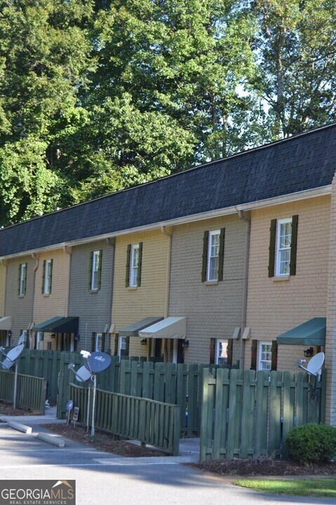 123 Saine Dr SW in Marietta, GA - Building Photo