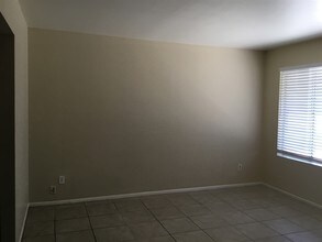 7893 W Pasadena Ave in Glendale, AZ - Building Photo - Building Photo