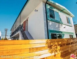 5614 Western in Los Angeles, CA - Building Photo