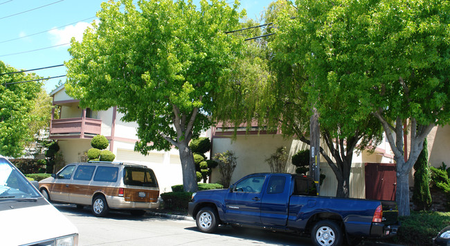 544 Lexington Ave in El Cerrito, CA - Foto de edificio - Building Photo