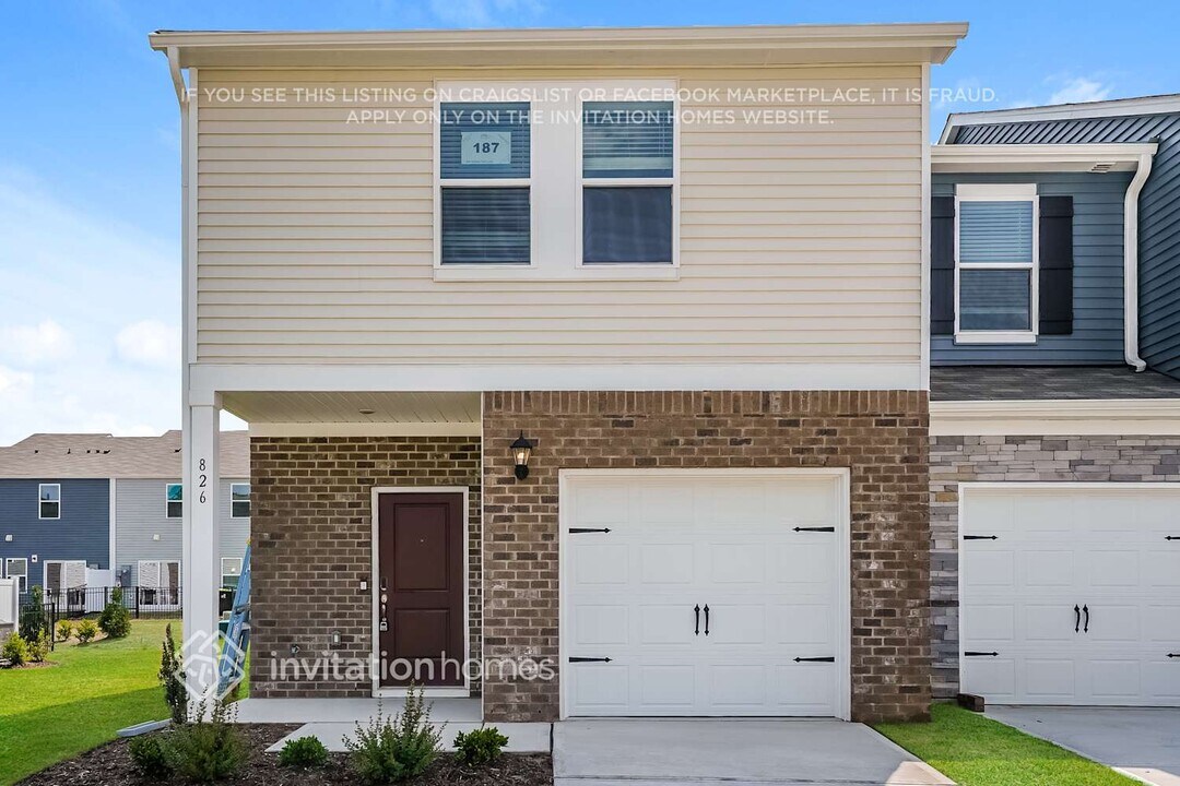 826 Holiday Pk Ln in Knightdale, NC - Building Photo