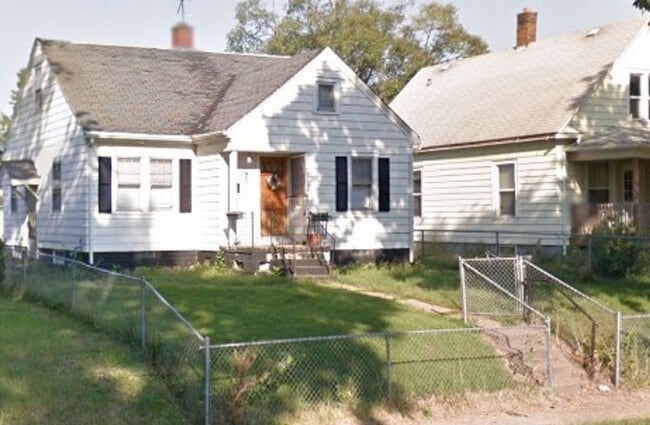 property at 1716 7th St