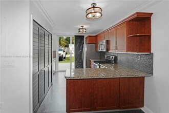 12340 SW 20th Terrace in Miami, FL - Building Photo - Building Photo