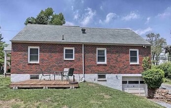 409 N 48th St in Harrisburg, PA - Building Photo - Building Photo