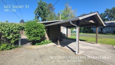 402 Short St in Grants Pass, OR - Building Photo - Building Photo