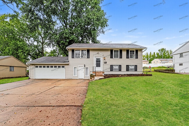 property at 904 N Piute Ave