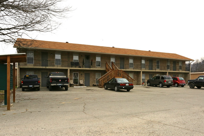 Dixie Highway Apartments in Louisville, KY - Building Photo - Building Photo