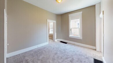 1412 Laidlaw Ave in Cincinnati, OH - Building Photo - Building Photo