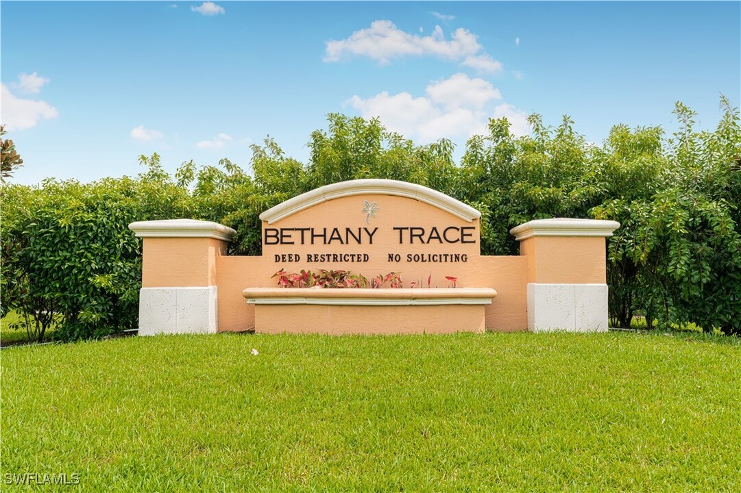 249 Bethany Home Dr in Lehigh Acres, FL - Building Photo