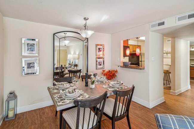 ReNew Kennedy Park in Denver, CO - Foto de edificio - Building Photo