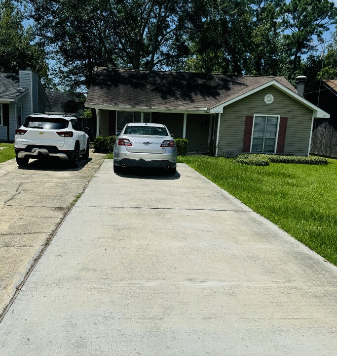 2113 Jay St in Slidell, LA - Building Photo