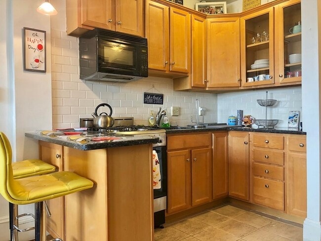 8 Garrison St, Unit 704 in Boston, MA - Building Photo - Building Photo
