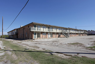 The Estates at Commerce in Commerce, TX - Building Photo - Building Photo