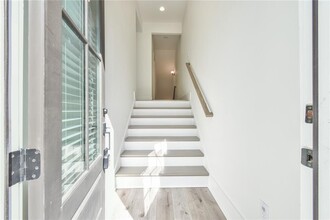 5858 Westin Rd in Sandy Springs, GA - Building Photo - Building Photo