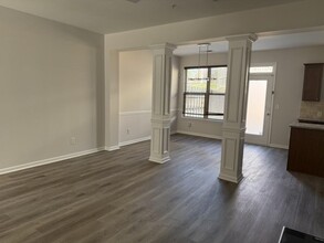 6375 Story Cir in Norcross, GA - Foto de edificio - Building Photo