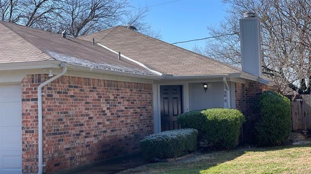 308 W Briar Cir in Crowley, TX - Building Photo