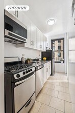 200 W 16th St in New York, NY - Building Photo - Building Photo