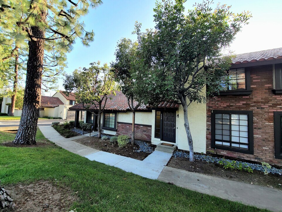 532 San Marcos Rd in San Dimas, CA - Foto de edificio