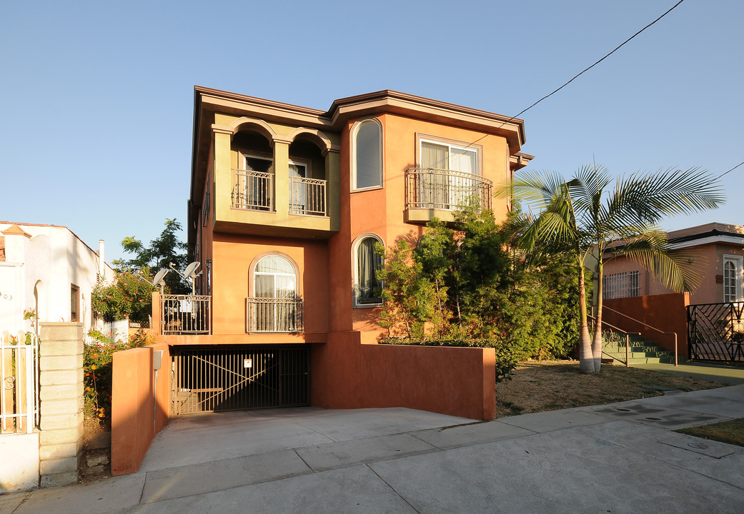 1307 N Alexandria Ave in Los Angeles, CA - Foto de edificio