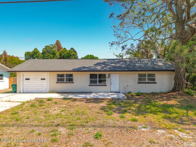 property at 1424 Pineda St