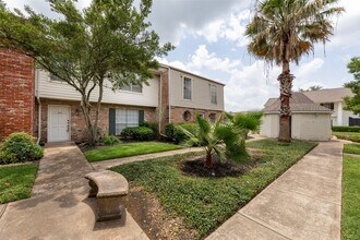 14721 Perthshire Rd in Houston, TX - Building Photo - Building Photo