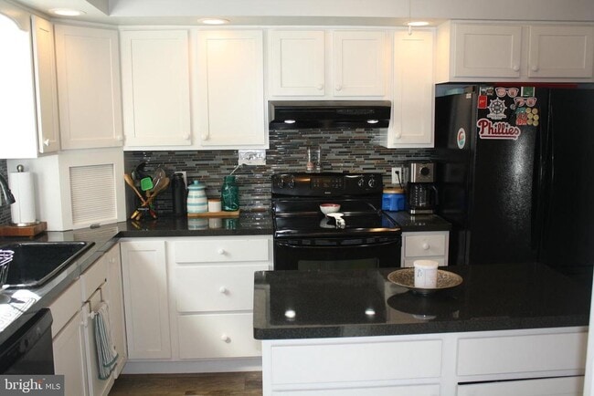 820 W Bridge St in Phoenixville, PA - Building Photo - Building Photo