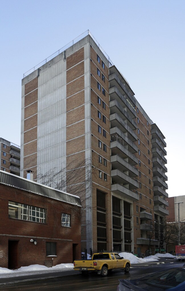 Gloucester Place in Ottawa, ON - Building Photo - Building Photo