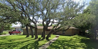 710 Hutchings St in Goldthwaite, TX - Building Photo