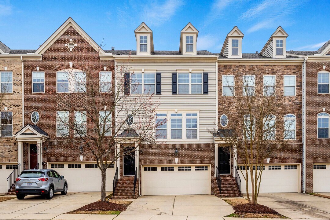 463 Panorama Park Pl in Cary, NC - Foto de edificio