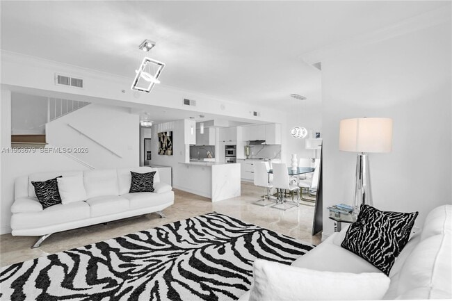 99 SE Mizner Blvd in Boca Raton, FL - Foto de edificio - Building Photo