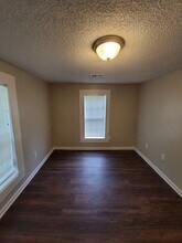 Welcome to this charming 3-bedroom, 1-bath in Memphis, TN - Building Photo - Building Photo