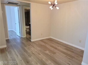 4400 Sandy River Dr in Las Vegas, NV - Building Photo - Building Photo