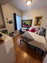 8 Burney St, Unit 4C in Boston, MA - Building Photo - Building Photo